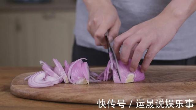 吃肉|羊腿在家这样烤,不膻也不腥,大口吃肉,特过瘾