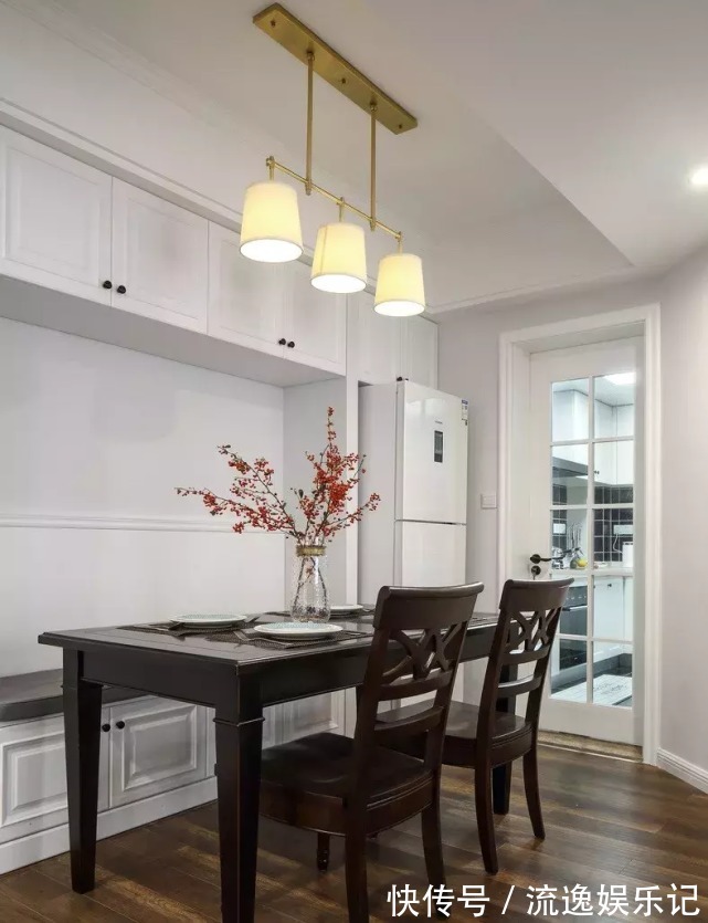 过道柜|电视墙要不要装柜子?一进屋就被迷住了,全屋太漂亮了