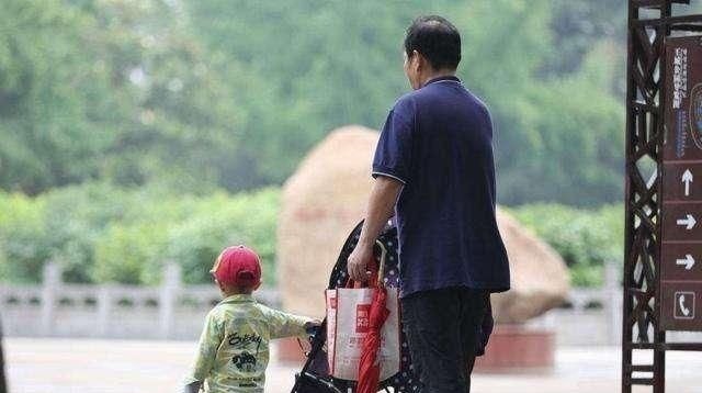 小学生作文|小学生作文《爷爷》,全篇26字没有华丽语言,却让人感动