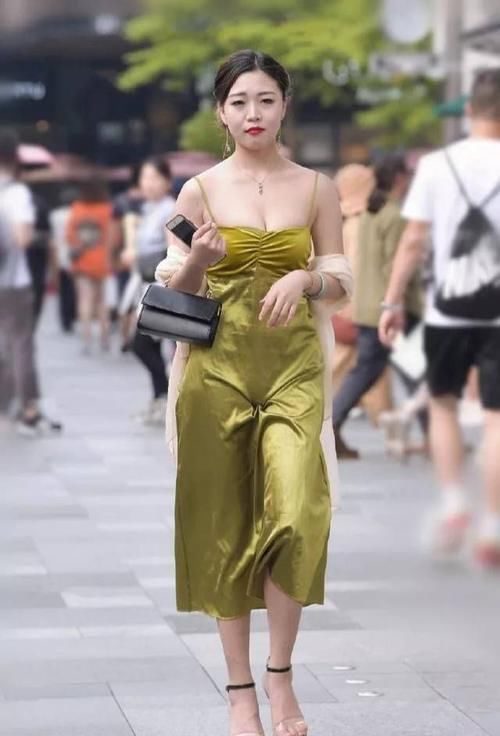 紧身裙 小姐姐穿搭紧身裙,时尚潮流妩媚动人,让你充满魅惑!