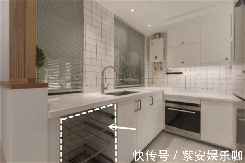 压抑感|厨房定制橱柜千万别做满!现在流行空一格,美观又实用!