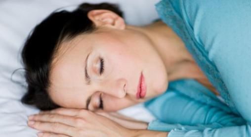 吃核桃|坚持睡前吃2个核桃,白捡4个好处!看完第3条立马不再犹豫!