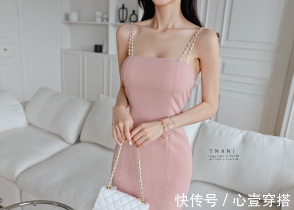 衣裙|女神孙允珠高清时尚搭配：初秋阿尔勒月桂烂漫纯梦衣裙
