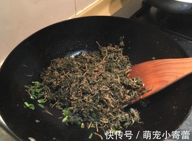 它曾是穷人的救命菜，每年晒30斤，是药又是菜，家人常吃身体棒
