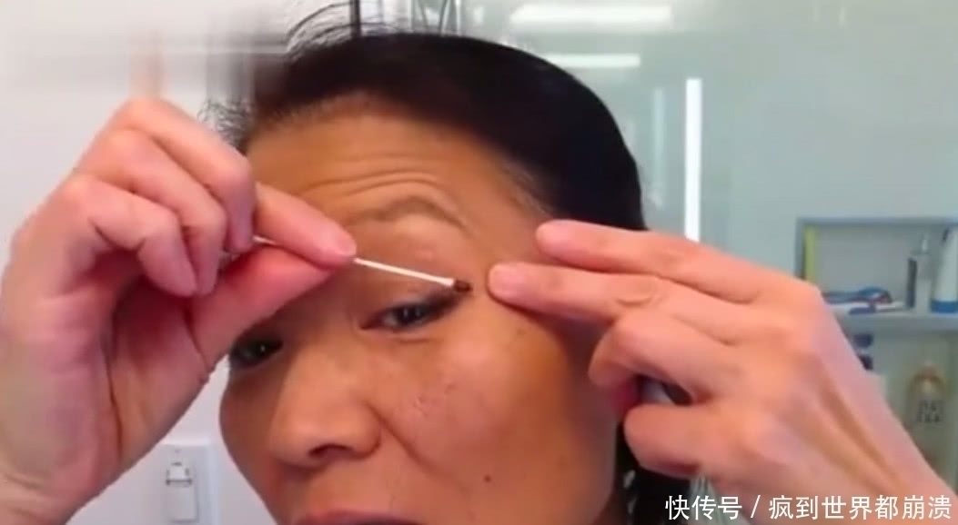 老奶奶|亚洲“化妆术”遇上74岁的老奶奶,网友:“化妆术”终于败下阵