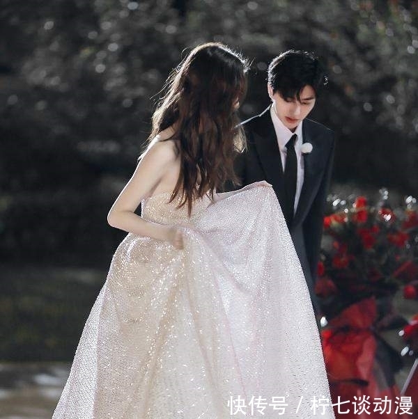 奔跑吧蔡徐坤涅槃重生，刚出道被压榨3年，年仅19岁惹上3.2亿官司