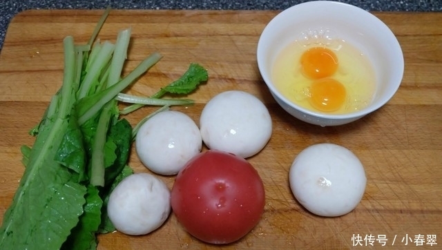 世上美食千千万,孩子最爱还是妈妈煮的面,比山珍海味都香