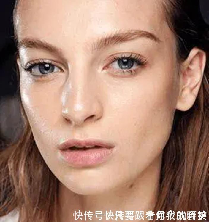 皮肤 皮肤老爱出油?这几个护肤知识要知道,避免形成“大油田”