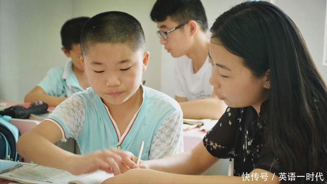 孩子|三年级的小学生每天晚上的作业得做到10点左右，怎么办？