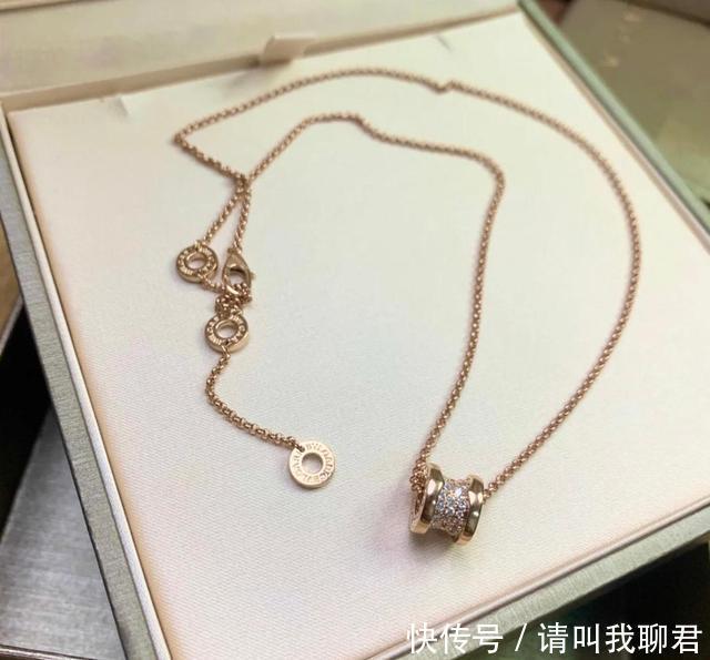 饰品|女生公认的大牌项链黑天鹅掉色严重，小蛮腰精致，蒂芙尼很抢手