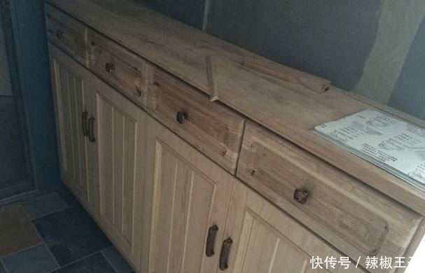 油漆|请人打柜子花7万多，邻居都说不好，装好一看效果都不吭声了