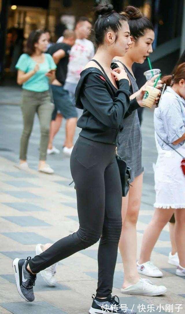 装扮 有型显瘦的打底裤装扮秀出独特的自我,穿出时尚女人味,气质非凡