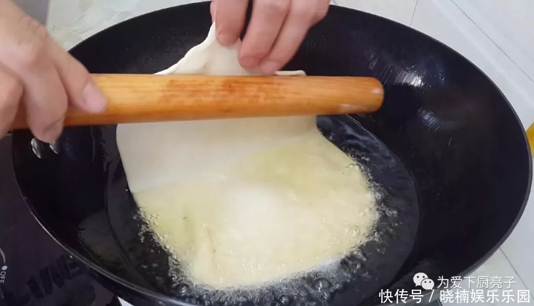 烙饼|面粉最好吃的做法,不发面不烙饼,比油条都好吃,好吃到直流口水