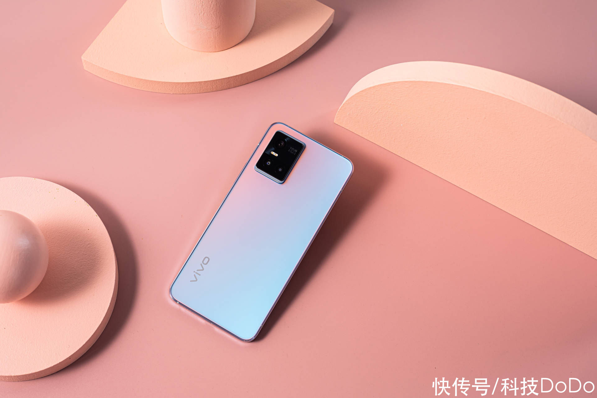 vivo|vivo S10 Pro自拍如何？实力出众，怎么自拍都很美