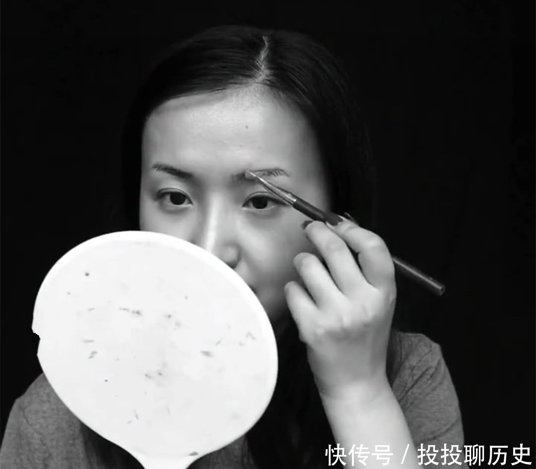 小姐姐“反串”仿妆荷兰弟,开局:别毁我男神,结局:能把手寄来吗?