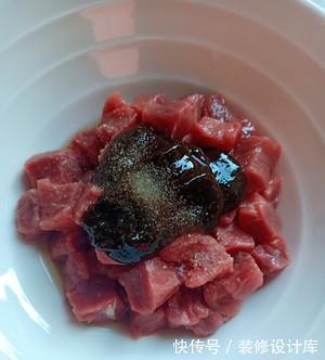 家常下饭菜谱，杏鲍菇炒牛肉粒，荤素都有，营养美味，超下饭