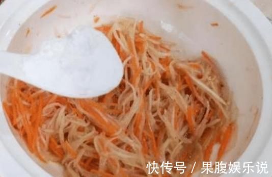 炸素丸子时,要做好“3方面”,炸好的丸子更香酥,凉了也好吃