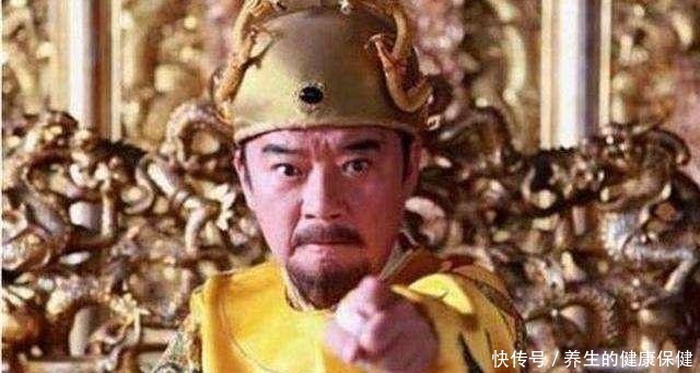 宫女|一宫女给熬夜的朱元璋送了一碗热粥，朱元璋抬头一看，杀！