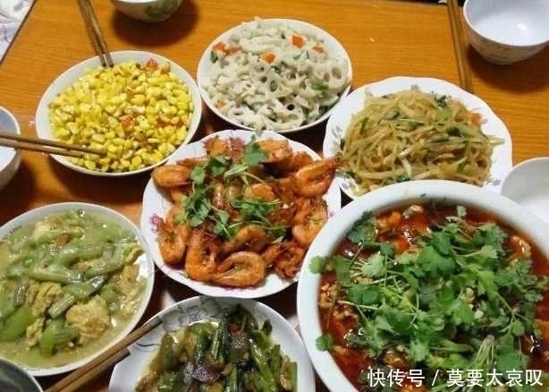 5个家庭晚餐摆在你面前，由你来选择吃，你会选择去哪家吃