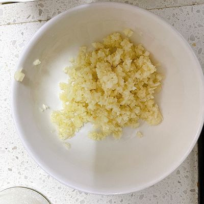 搅拌均匀|蒜蓉蒸排骨