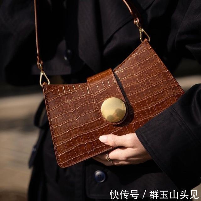 潮人都在偷偷背！质感平价包品牌，用一半价钱就能买到大牌类似款