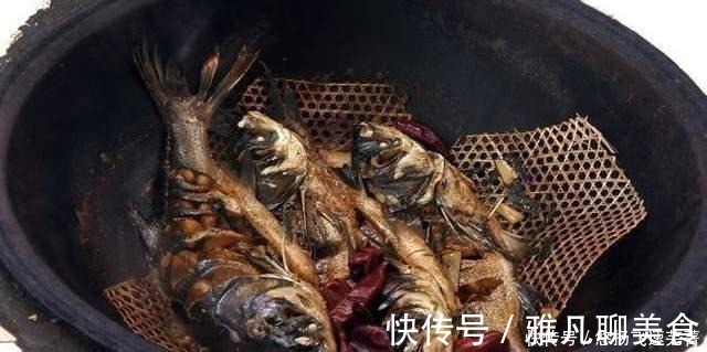 鱼肉|给鱼去腥用料酒是外行，记住这4点，鱼肉细嫩鲜美，没一点腥味