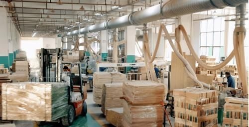 南康|他从破烂的家具小作坊做起，如今收入过亿，就是抓住了一个小机会