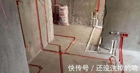 开孔器|装完水管发现瓷砖孔开的太难看,聪明老婆做个小改进,真是漂亮