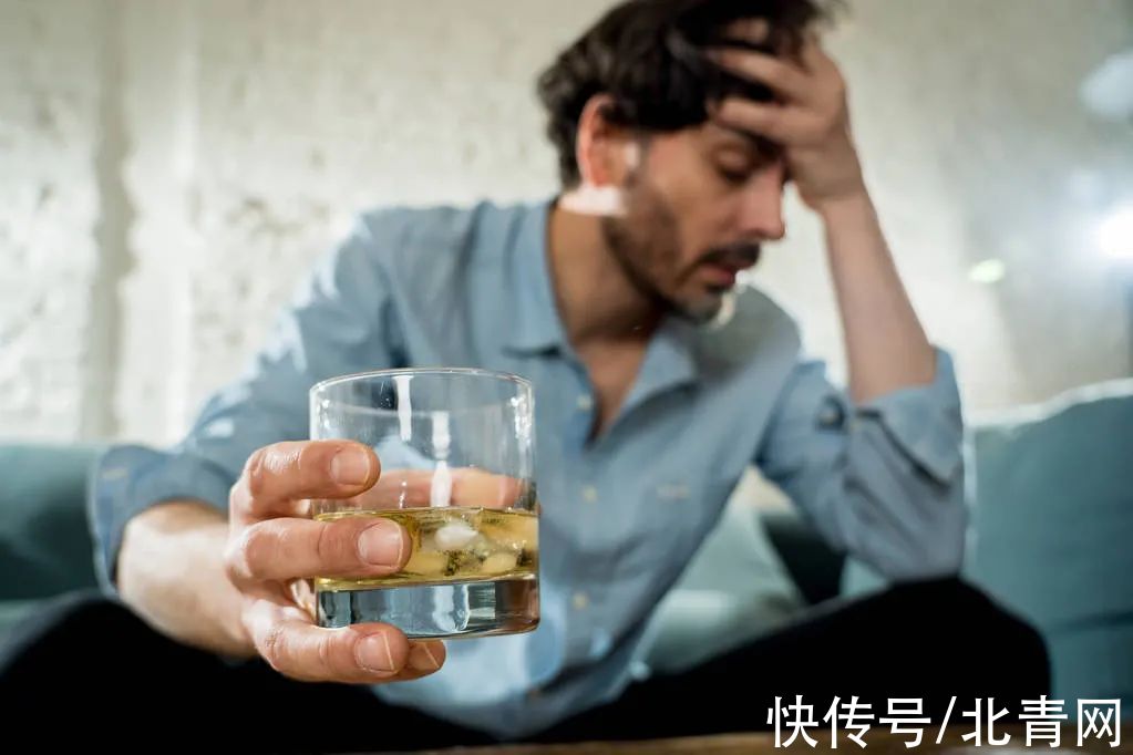 乙醛脱氢酶|去年超74万人因它患癌，国人竟用来养生！伤肝伤胃伤全身，你别碰也别送亲友