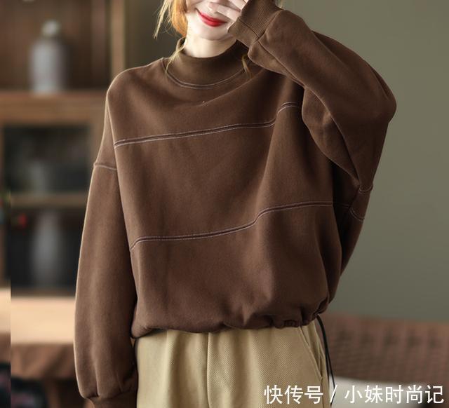 休闲|牛仔外套再经典天天穿也没意思, 时下流行这加绒卫衣, 慵懒又百搭