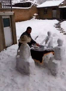 |搞笑GIF:我都出来二十多年了,你外婆也没找过我!