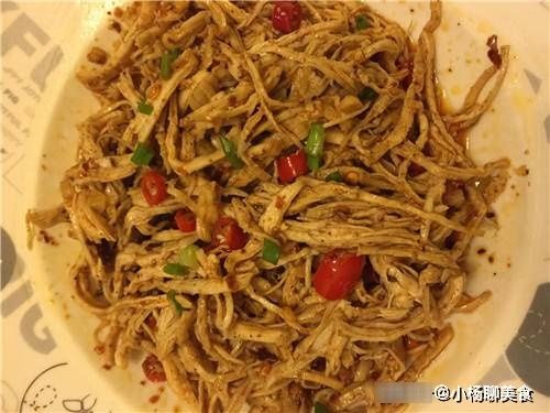 麻辣鸡丝|周末自制解馋小零食，麻辣鲜香，追剧嘴巴吃不停，多吃不怕胖