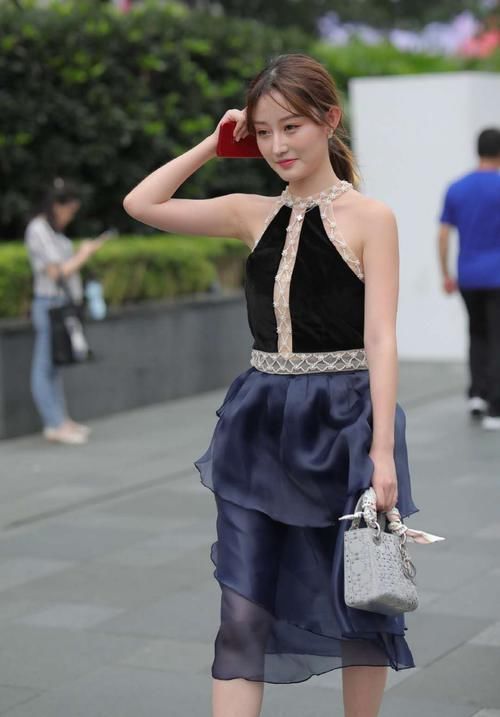 连衣裙|时尚艾米丽原创仙气十足的薄纱连衣裙,穿起来很有浪漫的感觉