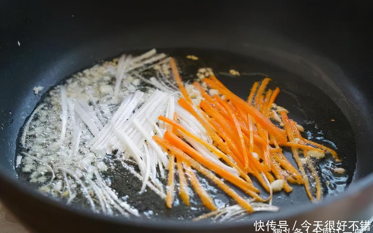 饭店的锅包肉为啥那么好吃?教你饭店做法,学会给家人露一手吧