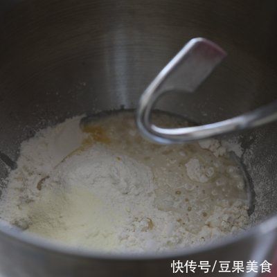 从来没想过葡萄干辫子面包还能这么做