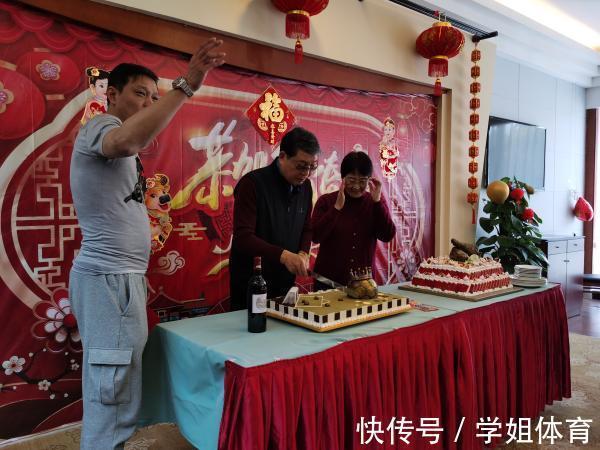徐根宝|上港弟子看望徐根宝!国足失利很痛心,寄语弟子将赚来的钱搞青训