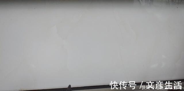 油垢|厨房瓷砖上满是油垢教你一招,不用一滴水,瓷砖立马光亮如新!