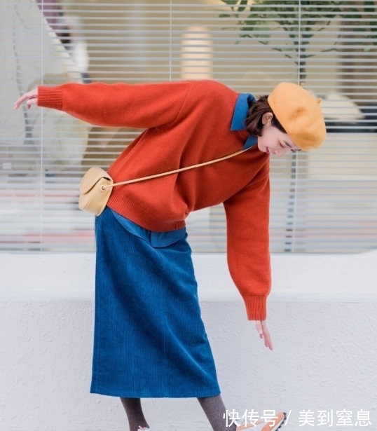牛仔 今年火了一种穿法叫“毛衣+半身裙”,甜美温柔有格调,谁穿谁美
