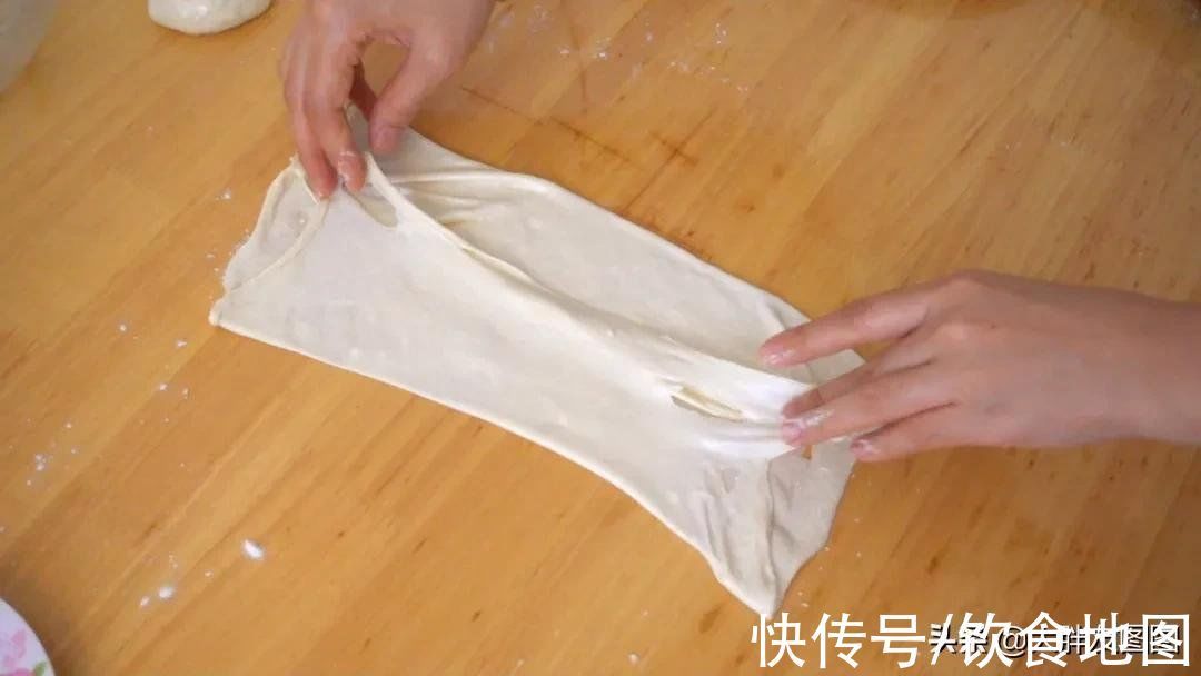 4种材料,不发酵,不用烤箱,自制起酥煎饼,香喷喷的面食
