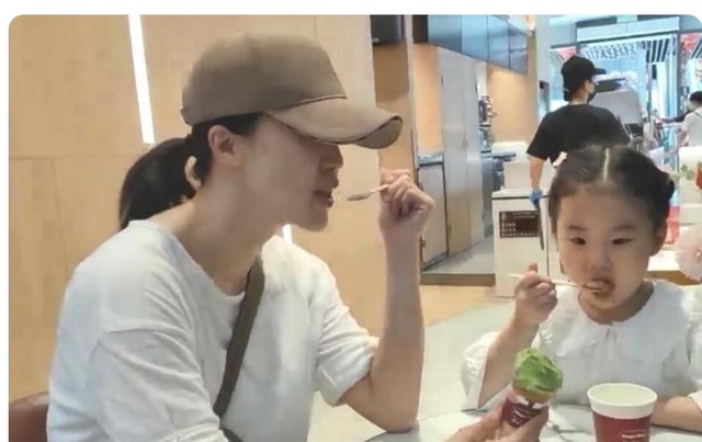 笑笑|幸福满满!郭斌晒与女儿喝茶小视频,国乒大满贯得主在一旁乐开花