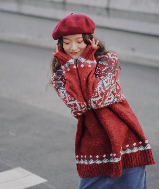 格纹 “针织衫+半裙”才是今冬最火穿搭,简约大方又时髦,照穿准没错