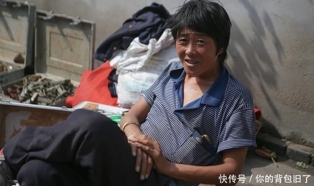 耗时|男子耗时21年从农村收集废品,足足装满30箱,如今价值翻涨