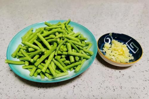 营养|伏天，最该吃的除了茄子还有它，蒸好浇上料，营养补钙促消化