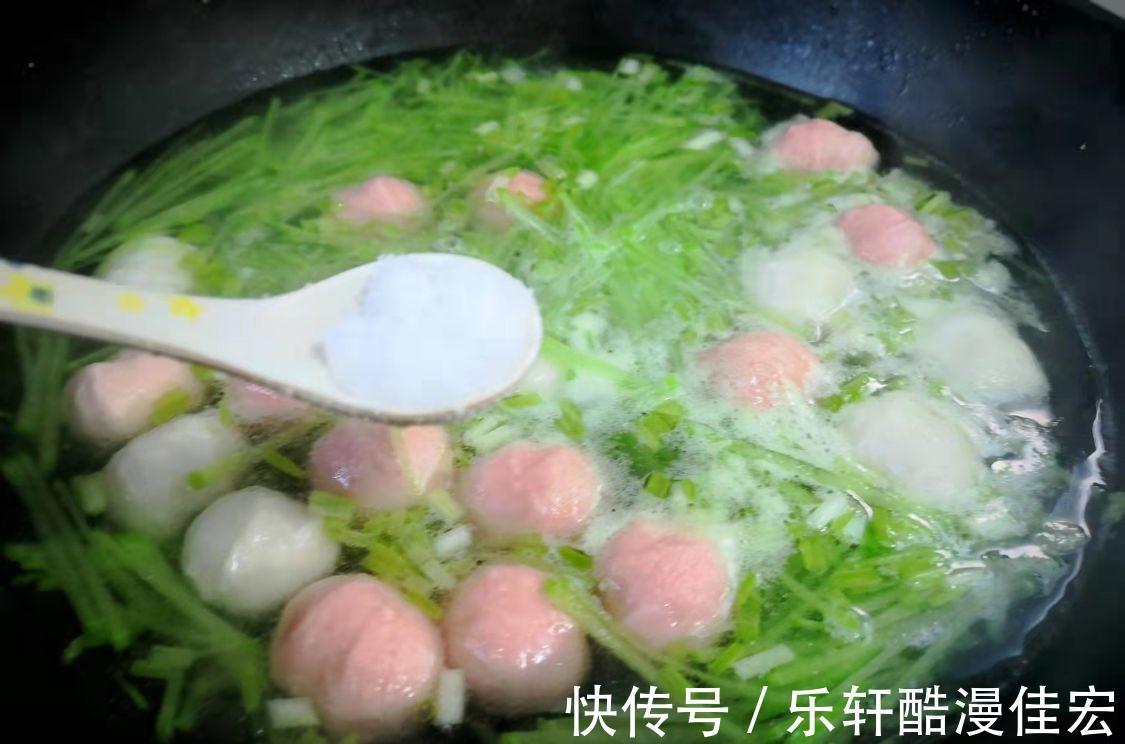 天冷了,这汤我家两天煮一次,清爽不油腻,暖和又顺气,便宜好喝