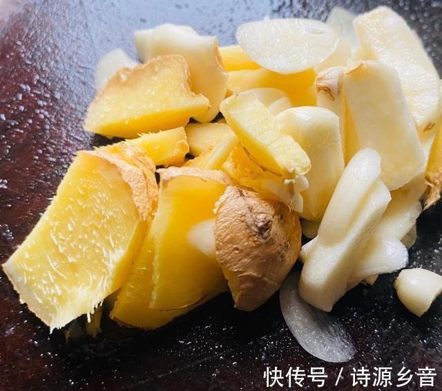家庭版|家庭版水煮肉片麻辣鲜香,色泽鲜艳,搭配米饭,好吃到停不下来!