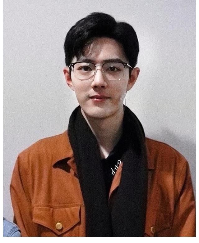 “鹅厂”分享肖战彩排花絮,还期待肖战“五号”的故事,很想见到