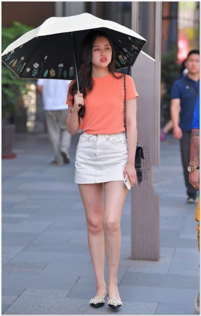 温柔闲适的裙子美观大气，让你轻松穿出优雅的美感，气质感十足