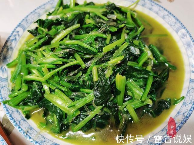 西红柿|老两口的晚餐最爱啃鸡爪，色泽红润鸡肉软烂，十分入味又好吃