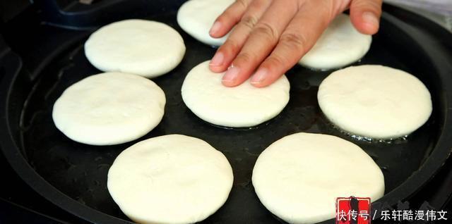 馅料|教你糯米芝麻小糖饼的做法,外酥里糯,馅料香甜,大人孩子都爱吃