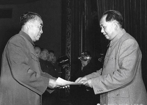 到底|抗美援朝战争中,志愿军司令陈赓奉命紧急回国,到底发生了什么?